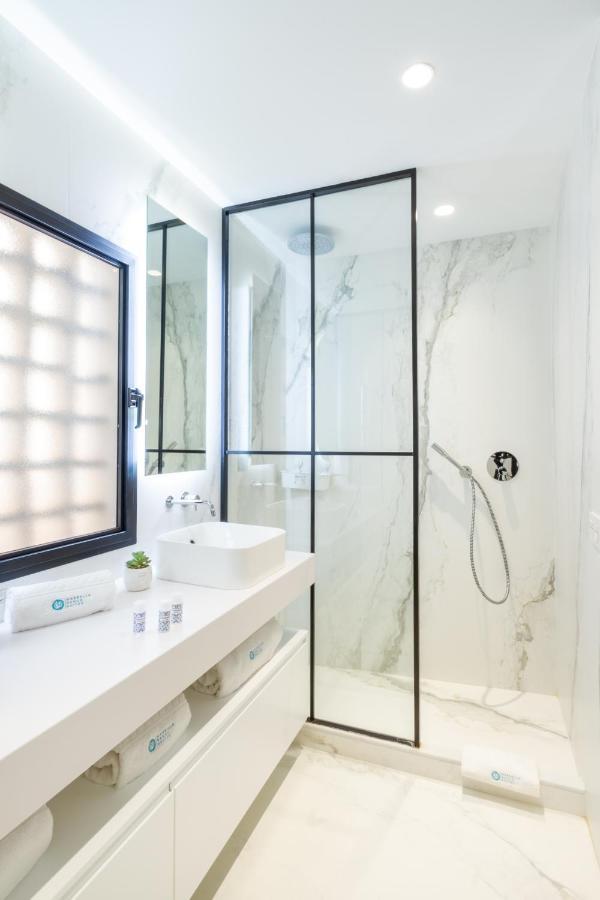 Marbella Banus Suites - Lily Playas Del Duque Banus Beach Apartment Экстерьер фото