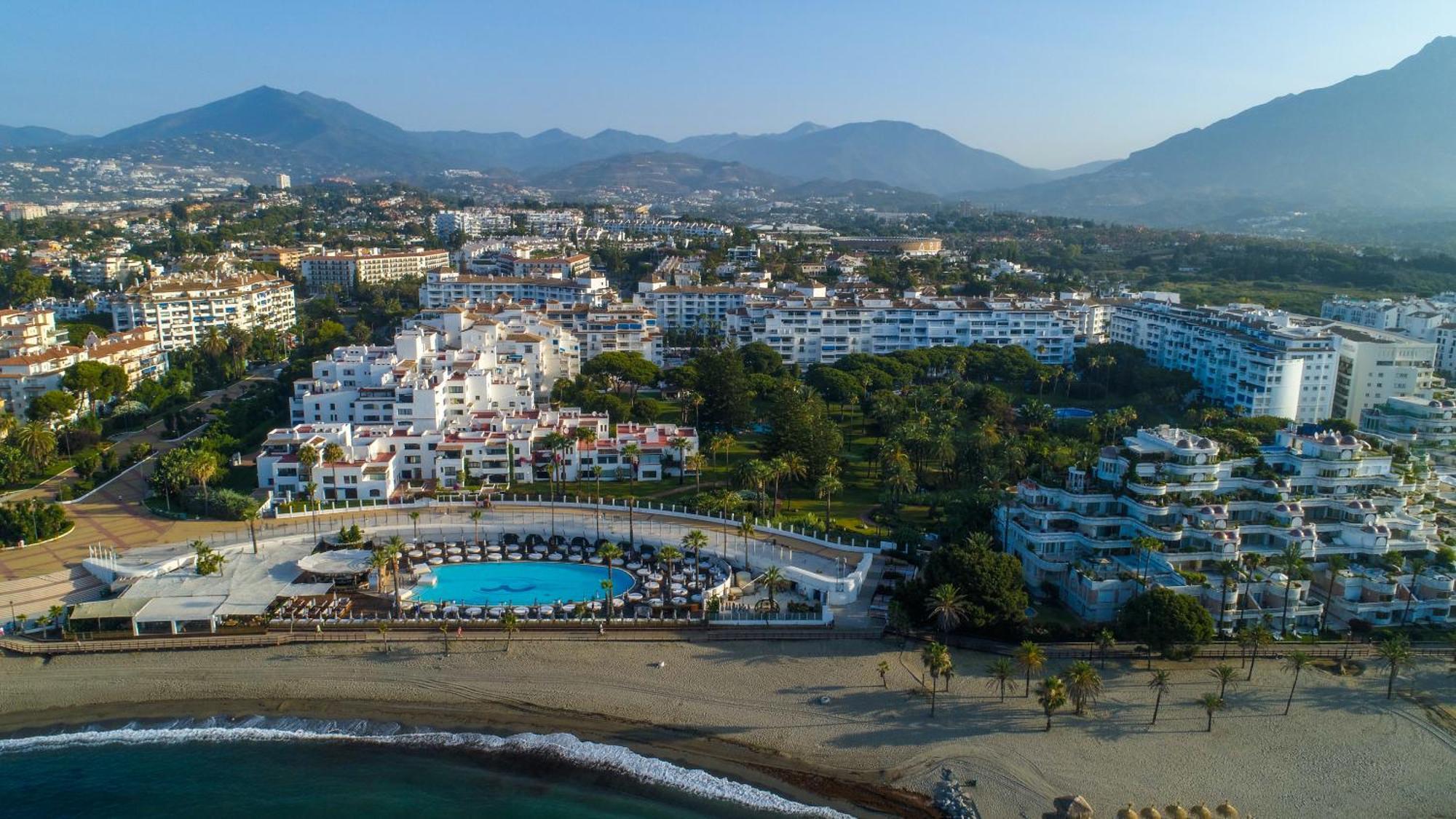 Marbella Banus Suites - Lily Playas Del Duque Banus Beach Apartment Экстерьер фото