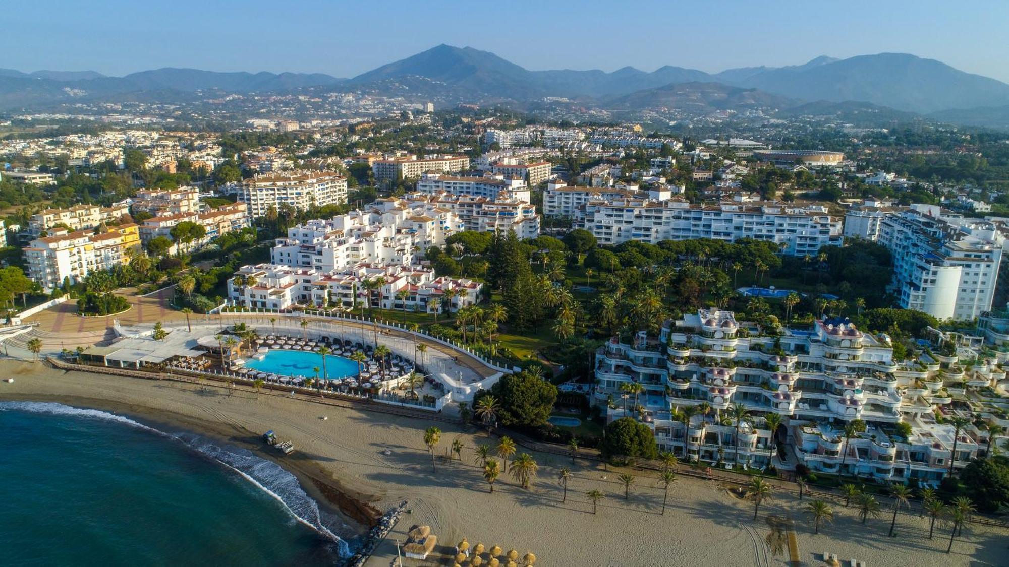 Marbella Banus Suites - Lily Playas Del Duque Banus Beach Apartment Экстерьер фото